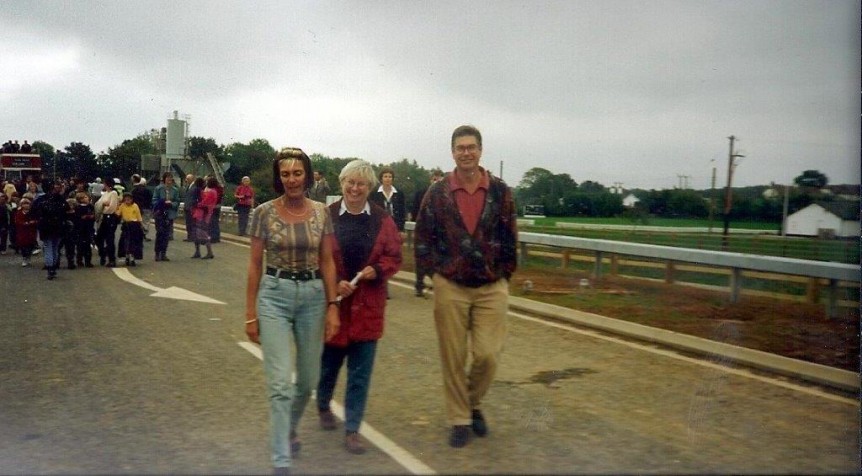 Jo Barrett (L) and Roy Barrett (R) on the opening day of the bypass