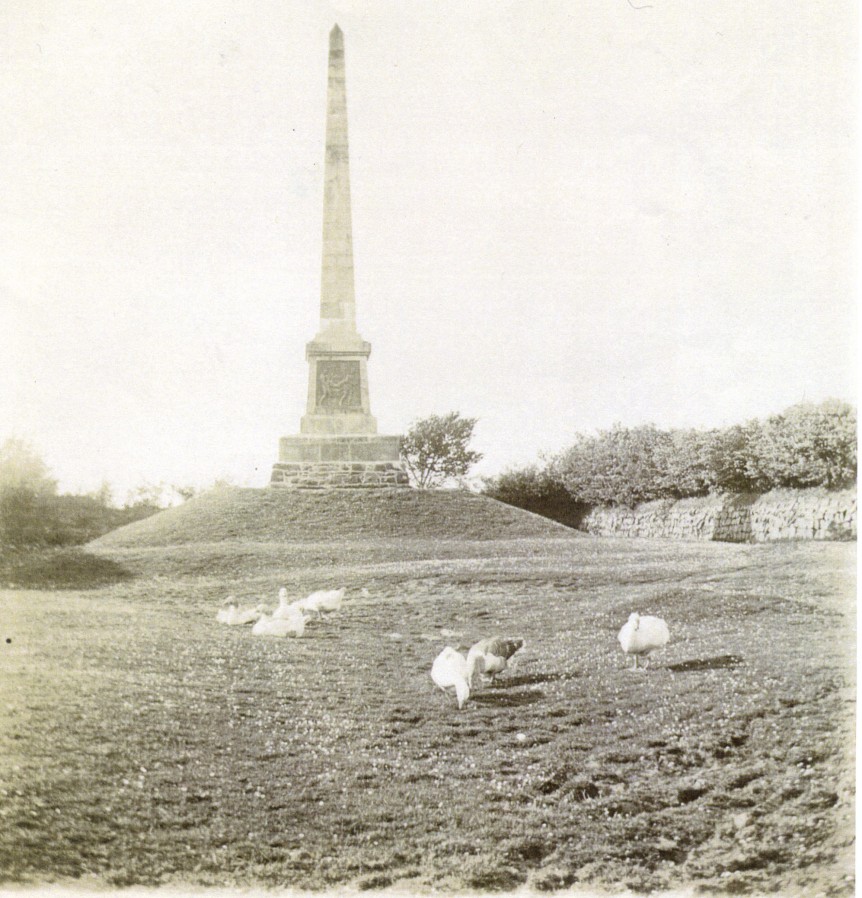 Morris Monument 1900, before the introduction of the Memorial Gates